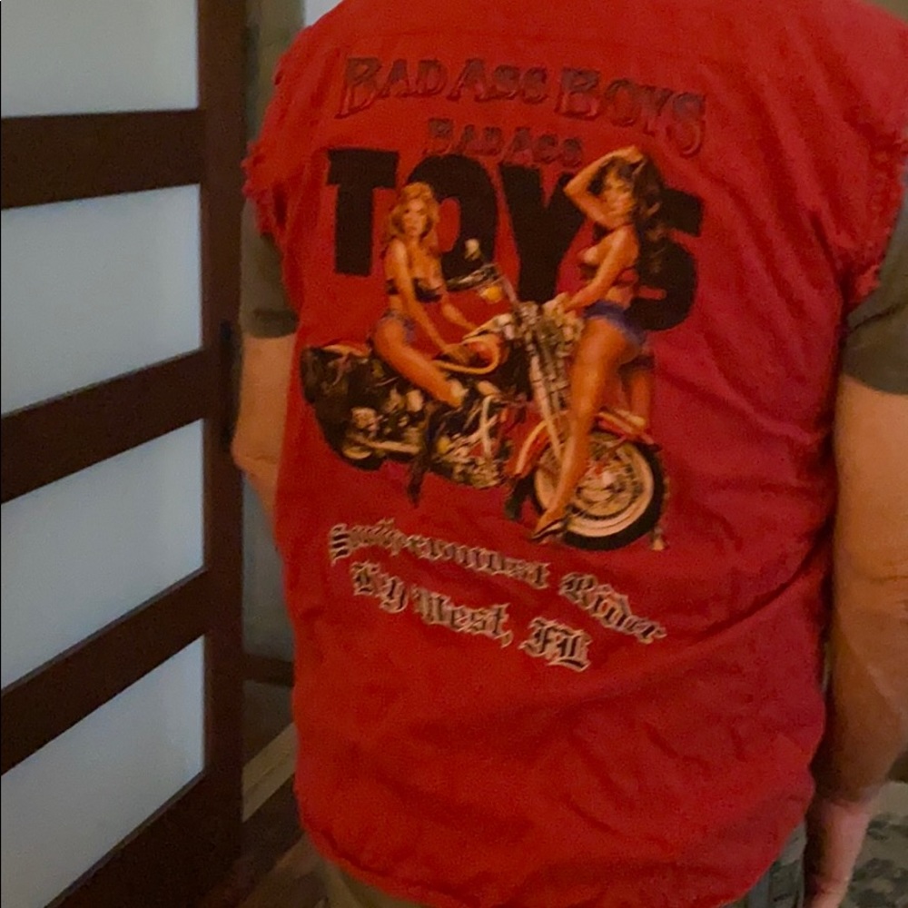 Shirt for biker or want to be sleeves cut